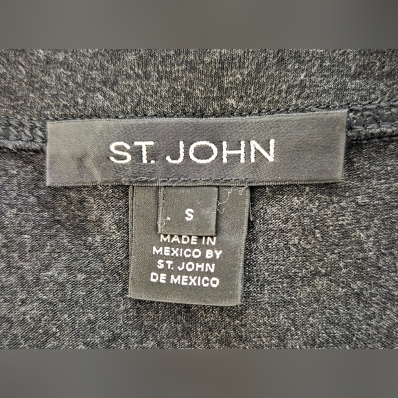 ST. JOHN METALLIC SEQUIN BLOUSE. - Picture 3 of 4